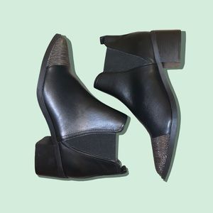 REPORT WOMENS SIZE 10 BLACK ANKLE BOOT BOOTIES FAUX LEATHER USED